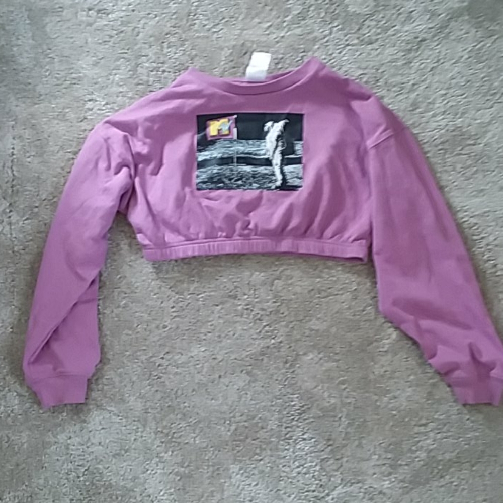 Cropped MTV shirt